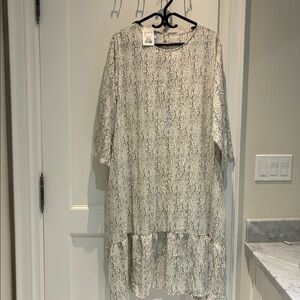 BNWT Zelante Elegant White and Black Patterned Dress👵🏼MT